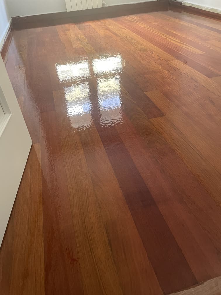 acuchillado y barnizado de parquet en asturias